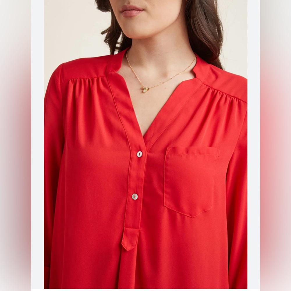 NWOT APT 9 BUTTON DOWN TOP …….612